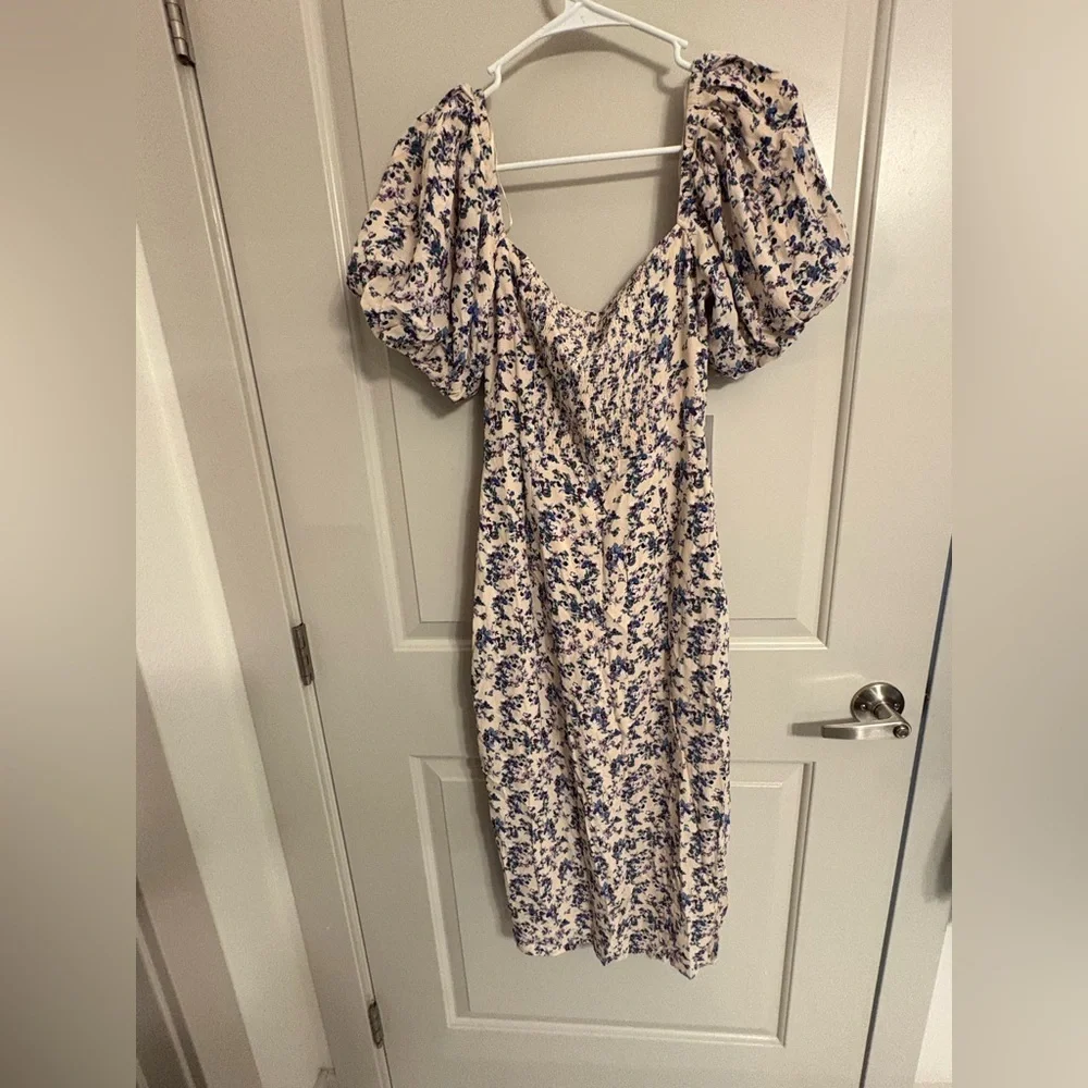 NWT ASTR Dress Square Neck Bubble Sleeve Cream Multicolor Ditsy Dress size S